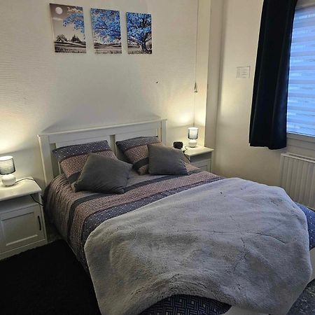 Le Bellevue Apartment Givet Bagian luar foto