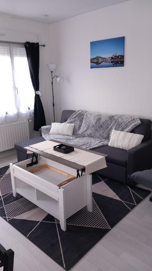 Le Bellevue Apartment Givet Bagian luar foto