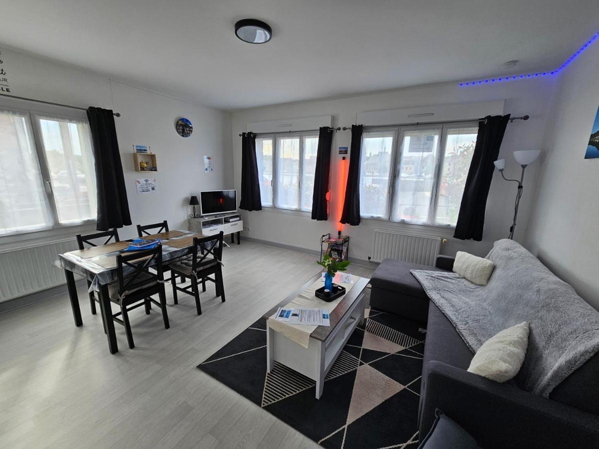 Le Bellevue Apartment Givet Bagian luar foto