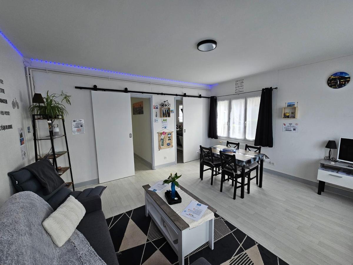 Le Bellevue Apartment Givet Bagian luar foto