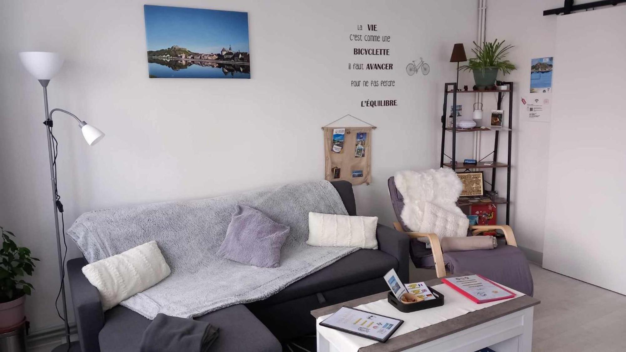 Le Bellevue Apartment Givet Bagian luar foto